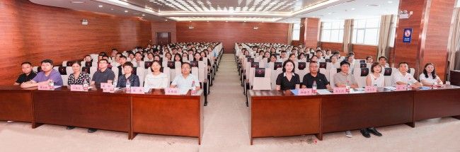 研術致精向光行 醫(yī)路揚帆啟新程——2025年全科住培醫(yī)師結(jié)業(yè)典禮暨演講比賽圓滿落幕