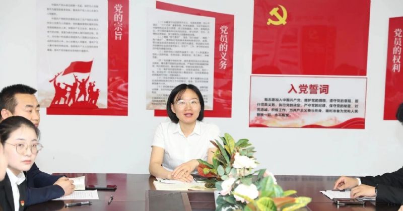 以勞模為炬，踐醫(yī)者初心——我院第六黨支部“五一”主題黨日活動